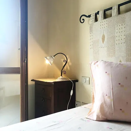 Domus Birdi B&B 오롤리