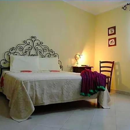 Domus Birdi Bed & Breakfast